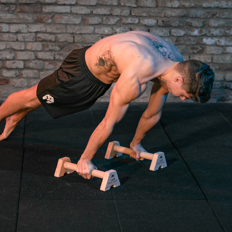 Bare Hands Planche